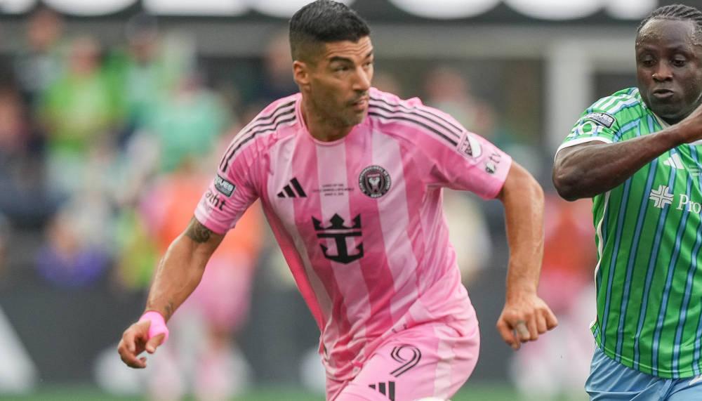 Luis Suarez wird nach Spuck-Eklat hart bestraft