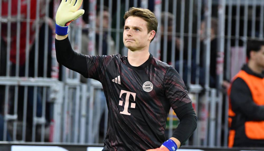 Jonas Urbig könnte Manuel Neuer gegen Gladbach verdrängen