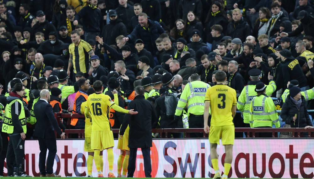 YB-Fans prügeln sich mit Stadionordnern von Aston Villa