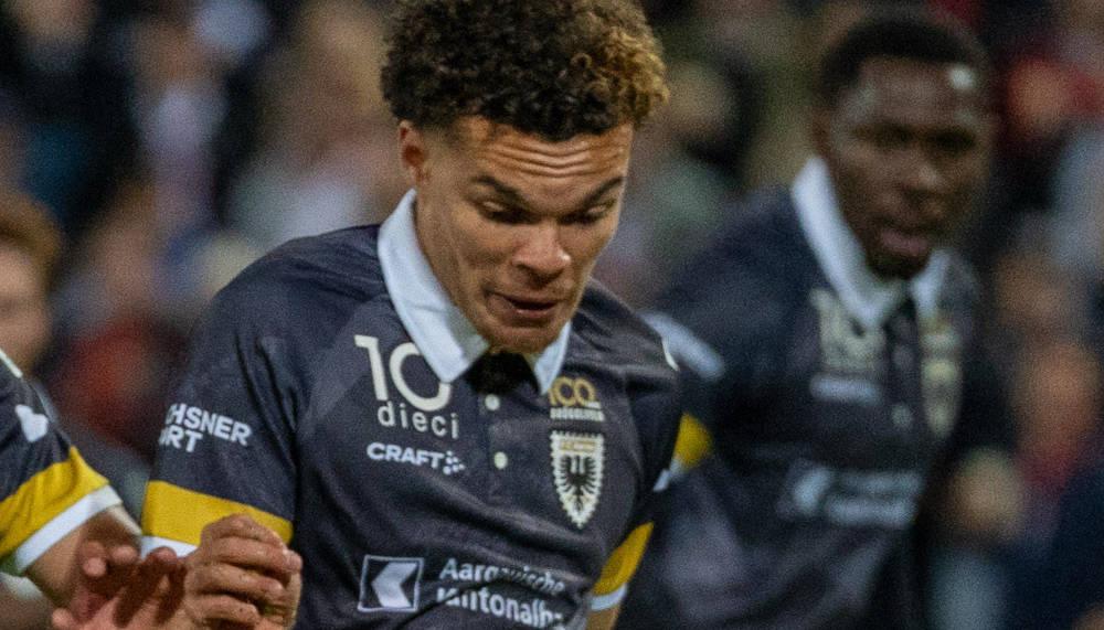 Der FC Aarau verlängert mit seinem Torjäger Elias Filet