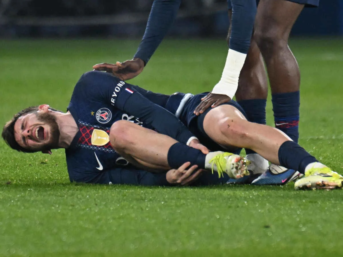PSG-Coach Luis Enrique befürchtet schlimme Verletzung bei Kvaratskhelia