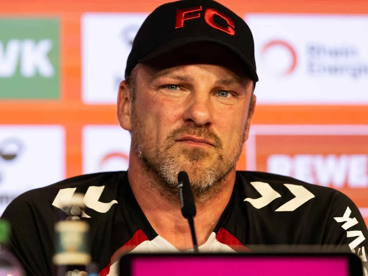 Einem Bundesliga-Trainer droht das Sofort-Aus