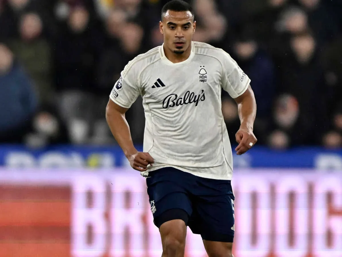 Manchester United beobachtet Verteidiger von der Konkurrenz
