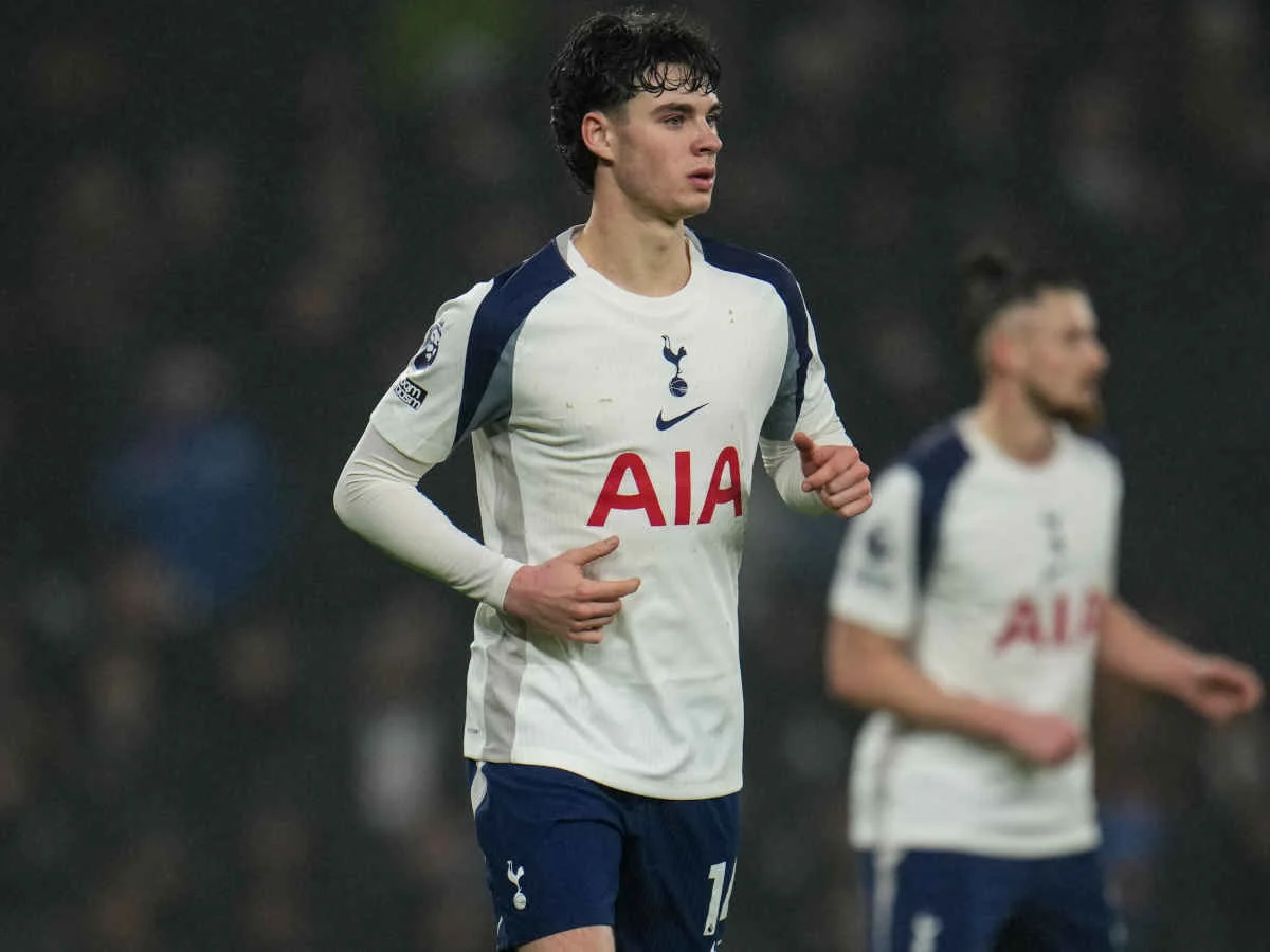 Tottenham hält an Archie Gray fest – Topklubs lauern