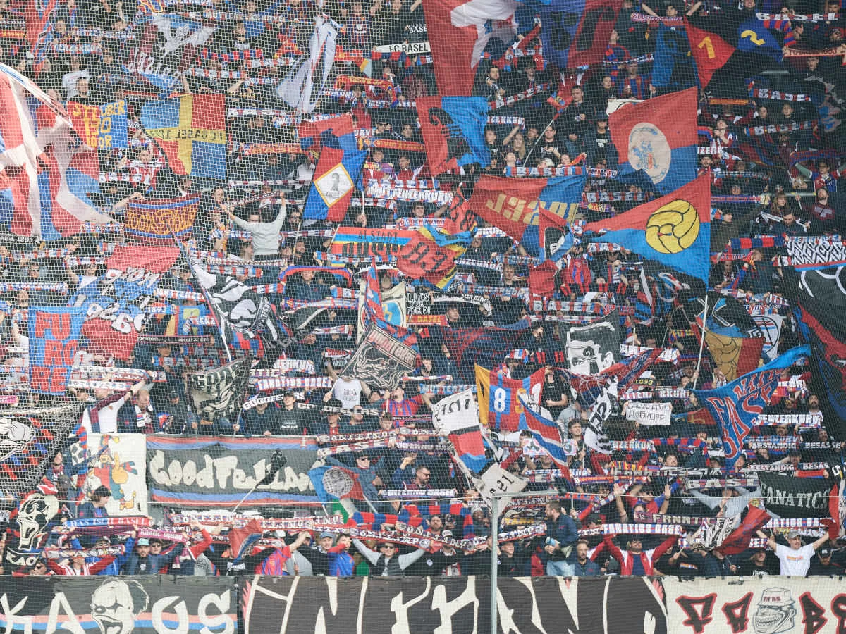 Der FC Basel könnte nach Kabinen-Brand das Eishockey-Stadion nutzen