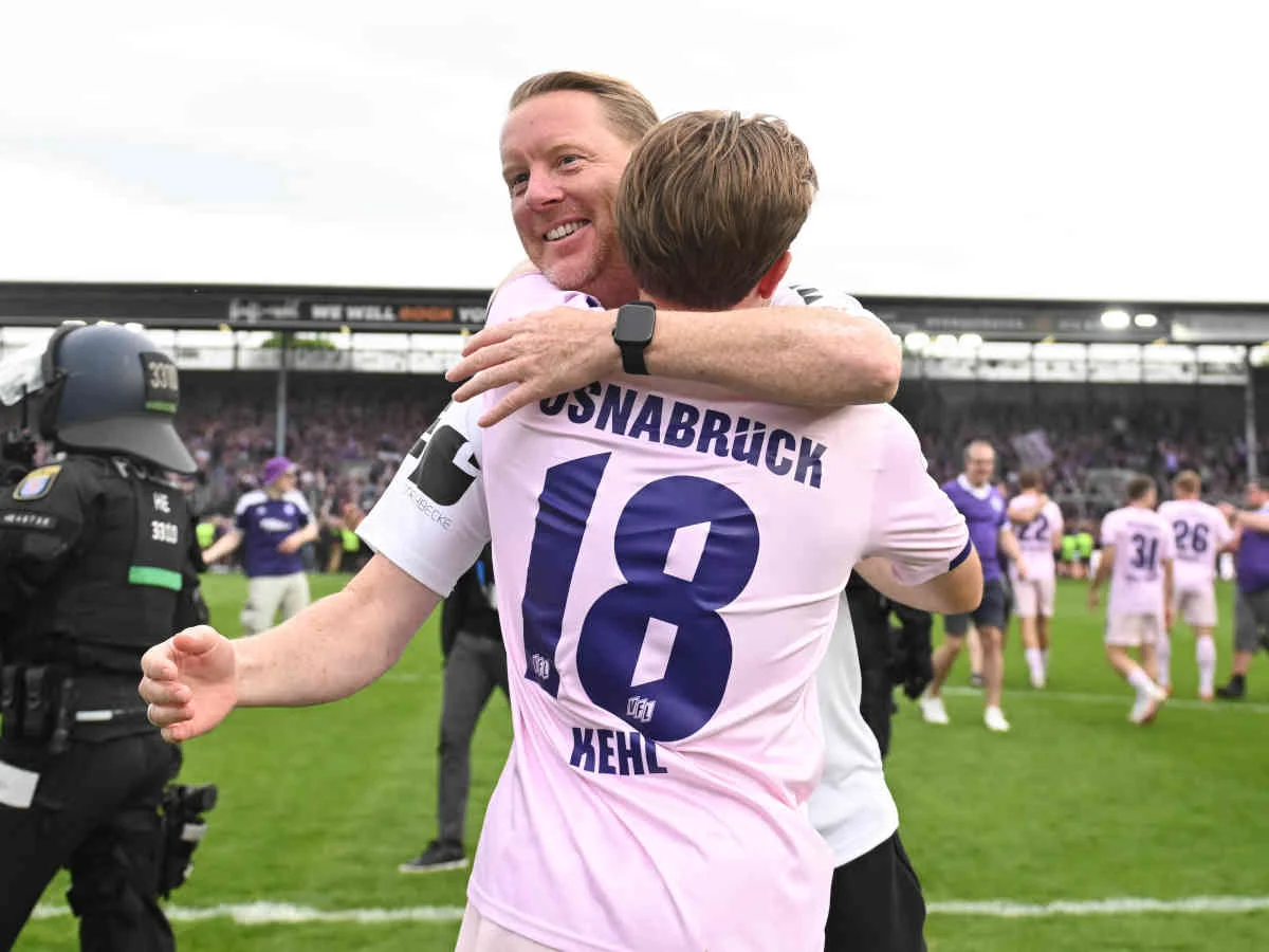 Ex-FCB-Coach Timo Schultz wird gerade richtig gefeiert