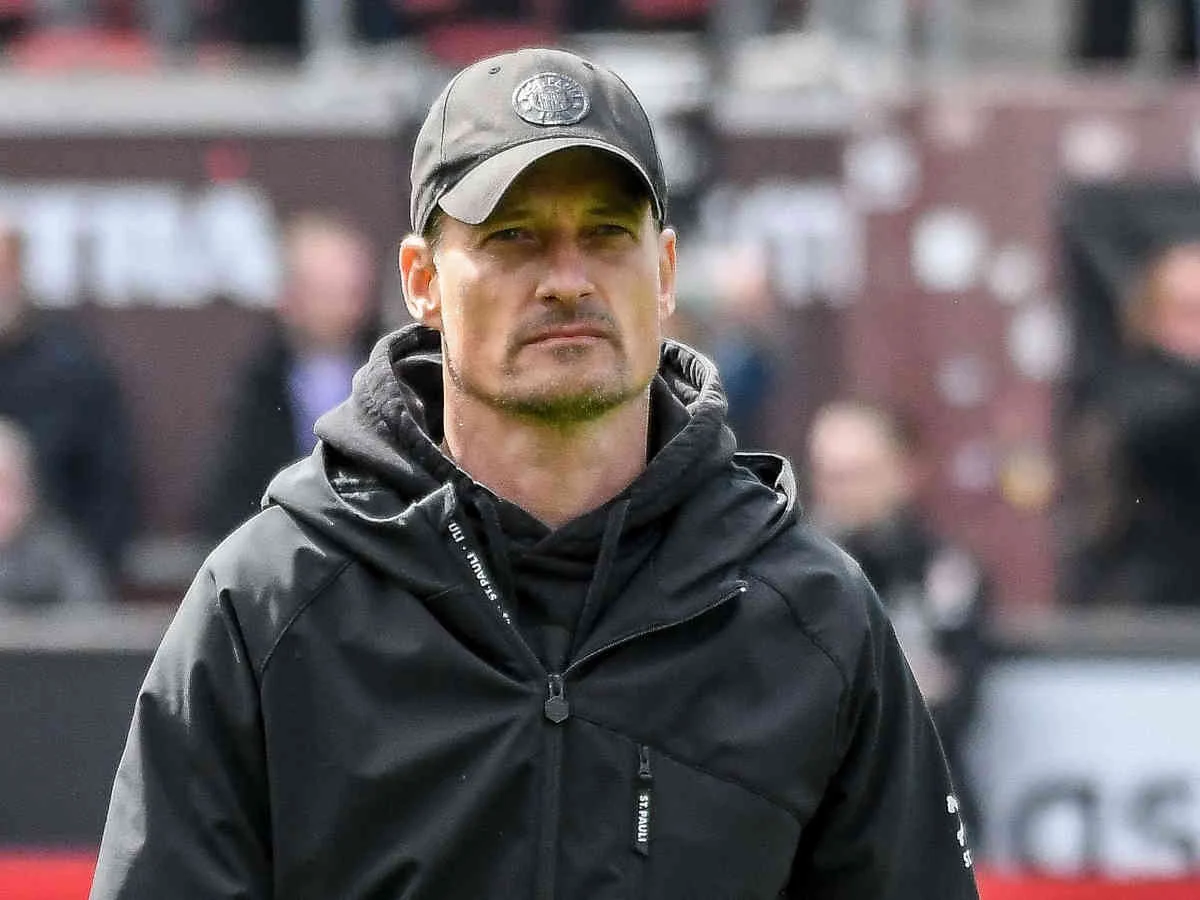 Der FC St. Pauli wirft seinen Trainer raus
