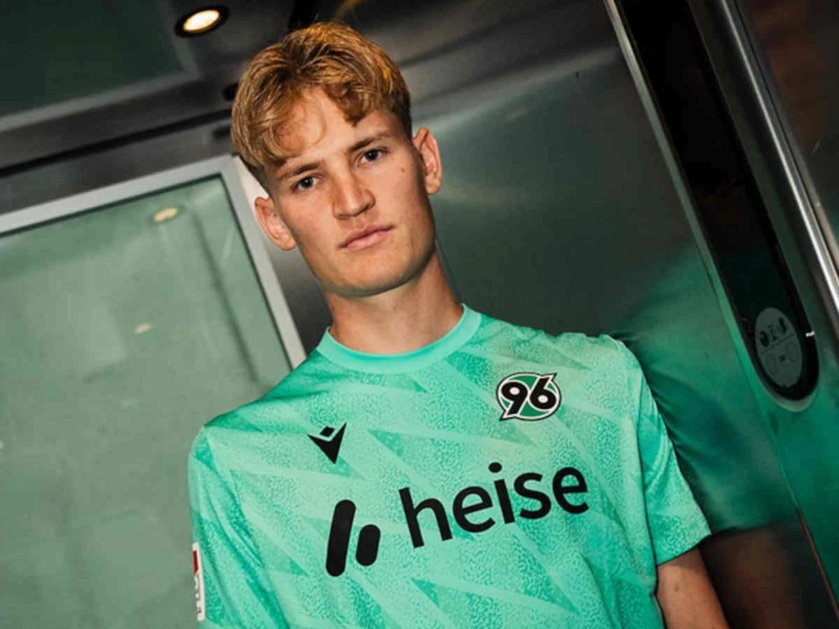 Unterschrift erfolgt: So viel zahlt Hannover für Luzern-Goalie Pascal Loretz