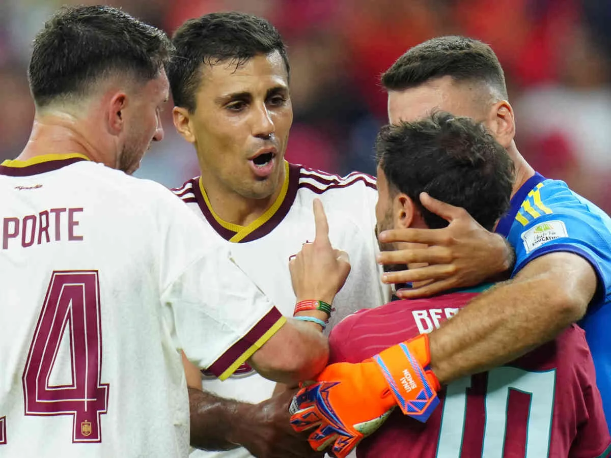 Rodri entschuldigt sich bei Bernardo Silva für Jubeleinlage nach Fehlschuss